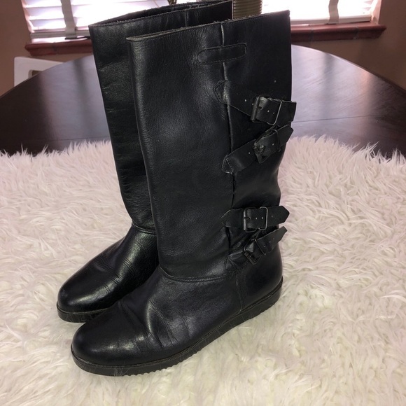 Vintage TOWN & COUNTRY Black Leather Strap Detail Flat Boots Sz 6.5 - Picture 3 of 10